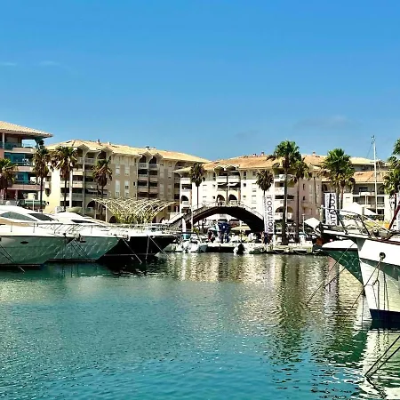 T3 Vue Port Panoramique, Piscine, Climatisé * Fréjus